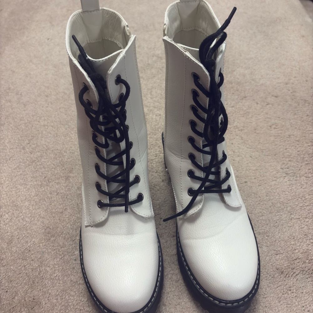 UNIONBAY White and Black Combat Boots